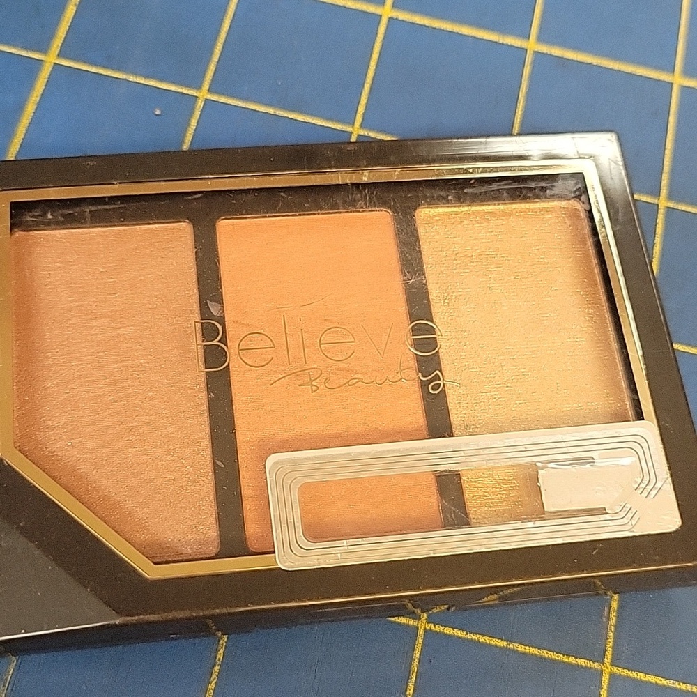 Believe Beauty Luminizing Glowing Trio New Sealed 6g Sandstorm